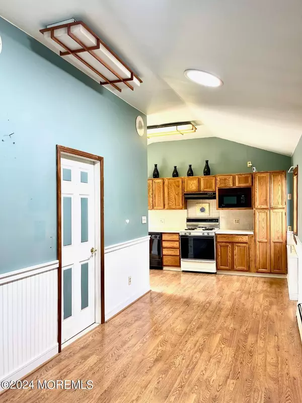 South Amboy, NJ 08879,213 Cliff Avenue