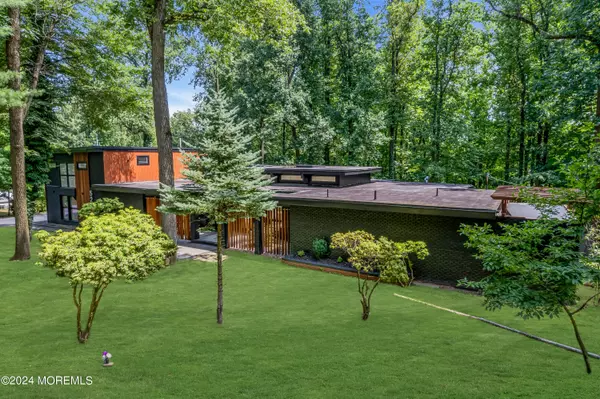 Watchung, NJ 07069,524 Ridge Road