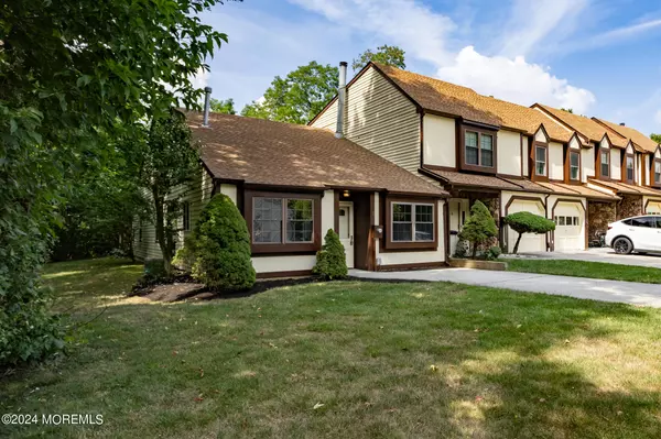 18 Lisa Court,  Matawan,  NJ 07747