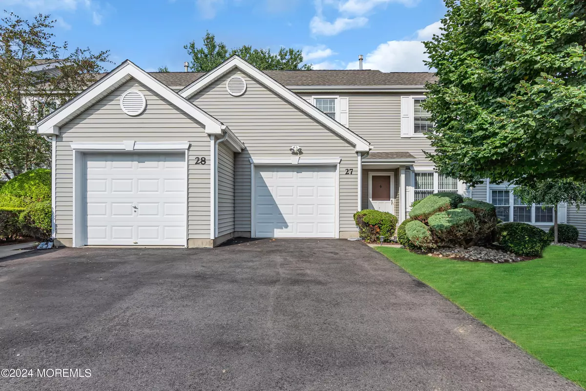 Freehold, NJ 07728,27 Mimosa Lane