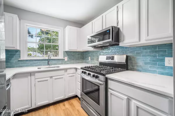8 Whitemarsh Court, Little Egg Harbor, NJ 08087