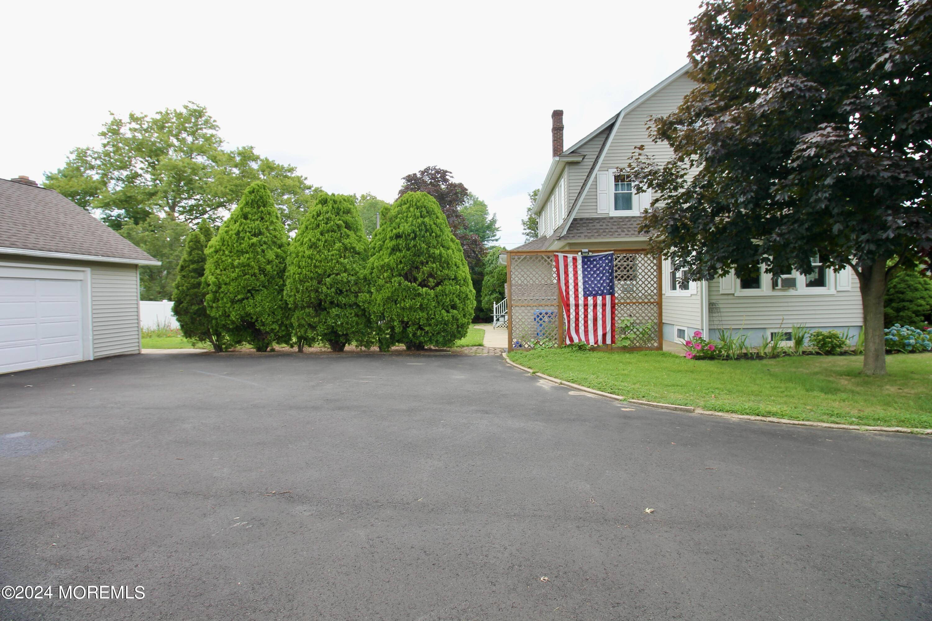 Belford, NJ 07718,334 Campbell Avenue