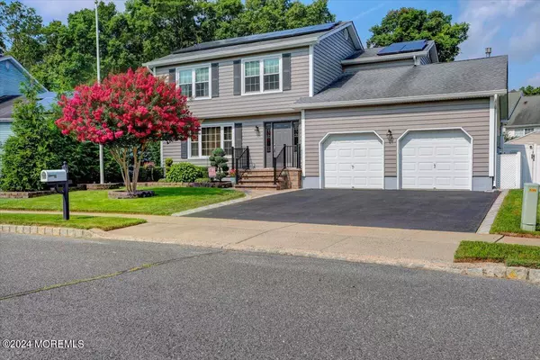 7 Fella Street,  Howell,  NJ 07731