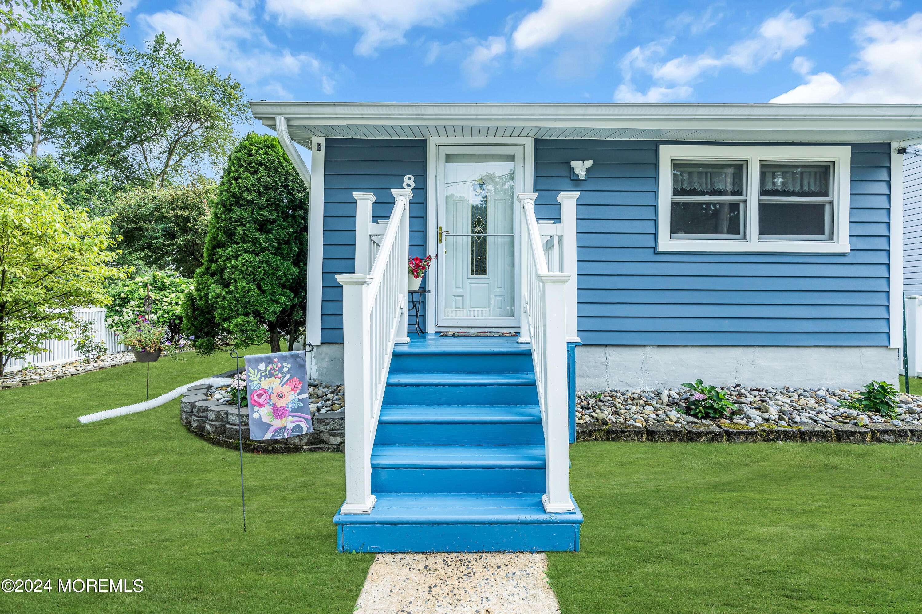 Matawan, NJ 07747,8 Grant Street
