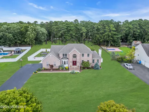 Jackson, NJ 08527,5 Sarah Court