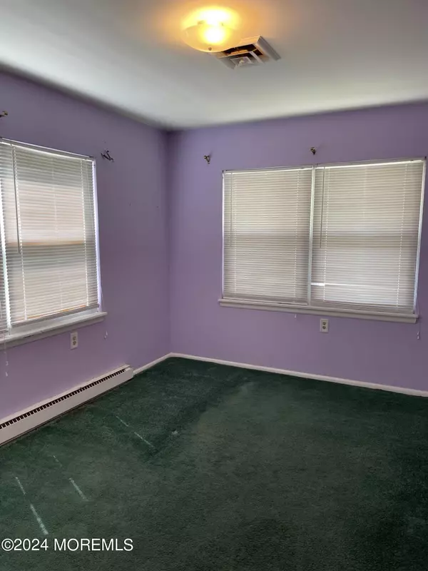 Lakewood, NJ 08701,217 Buckingham Court