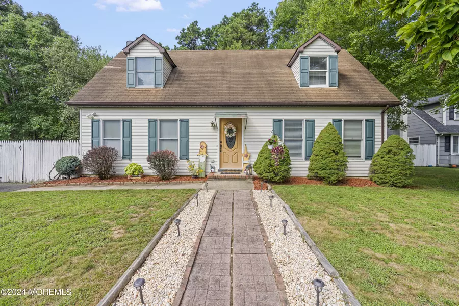 91 Smith Street, Howell, NJ 07731