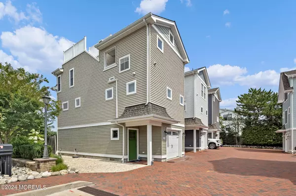 379 W 8th Street #6, Ship Bottom, NJ 08008