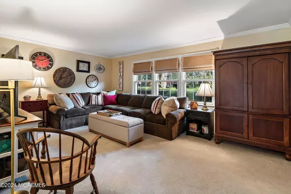 Plainsboro, NJ 08536,49 Hamilton Lane