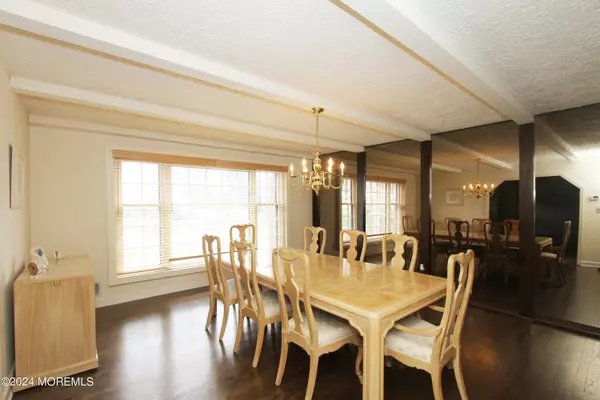 Manalapan, NJ 07726,9 Princeton Drive