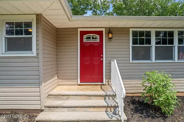 Freehold, NJ 07728,155151 Pittenger Pond Road