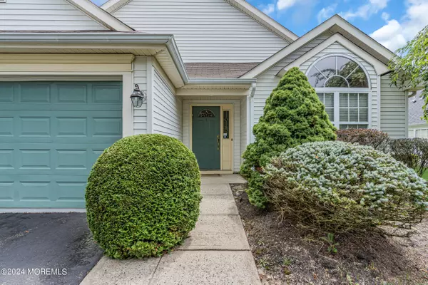 Lakewood, NJ 08701,35 Valley Stream Lane