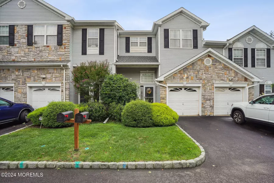 8 Linda Court, Old Bridge, NJ 08857