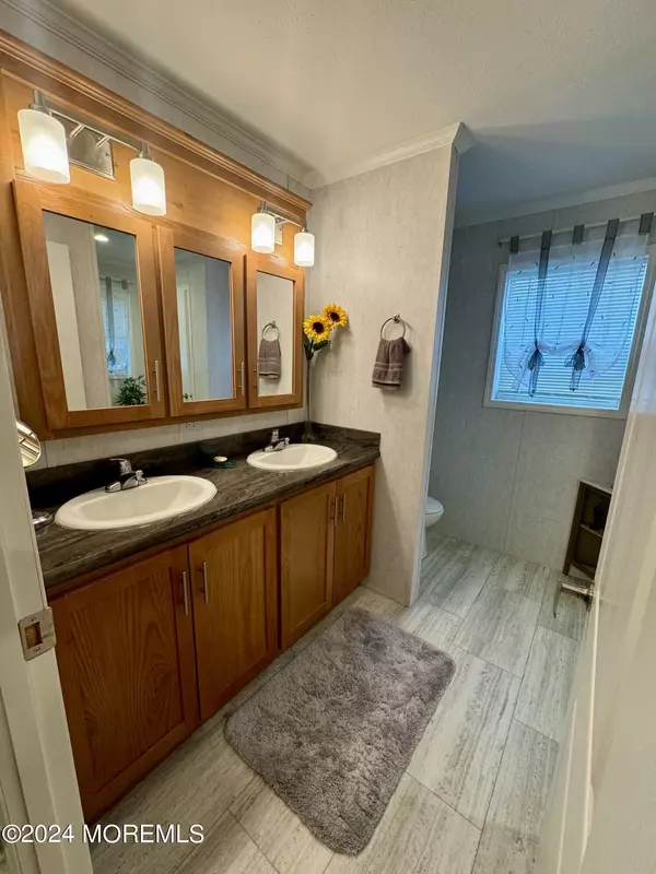 Manasquan, NJ 08736,1919 Atlantic Avenue #12