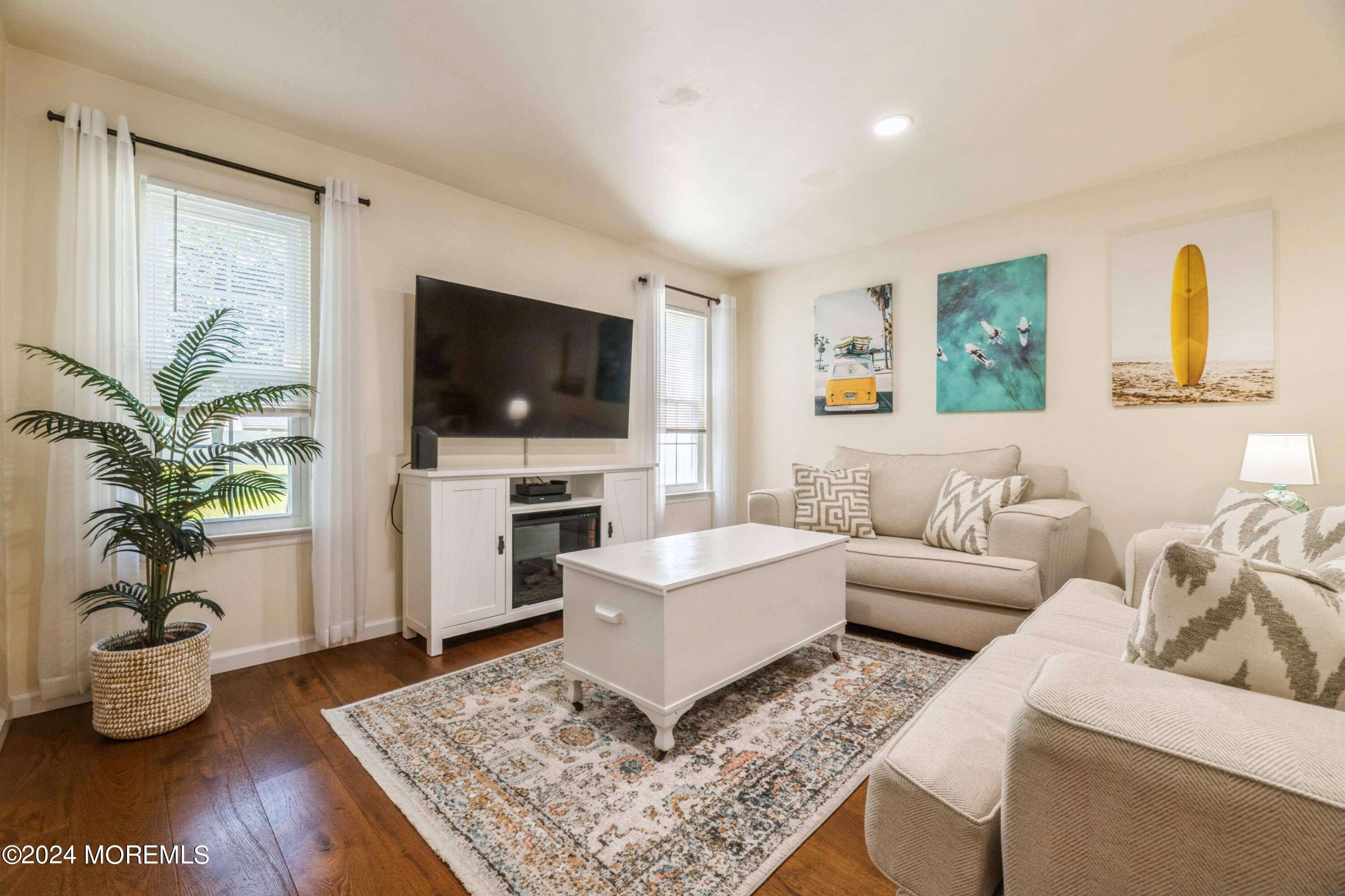 Tinton Falls, NJ 07753,33 S Pointe Circle