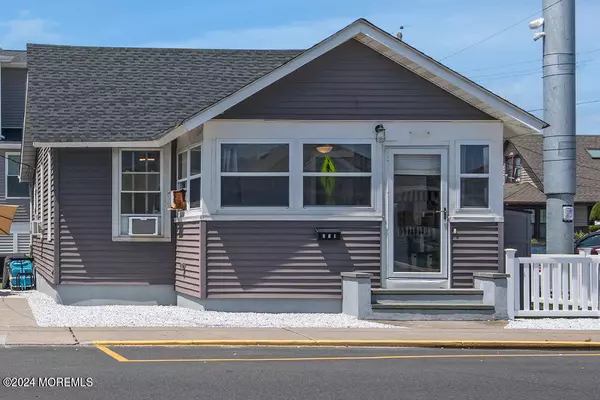 Point Pleasant Beach, NJ 08742,251 Ocean Avenue N #1