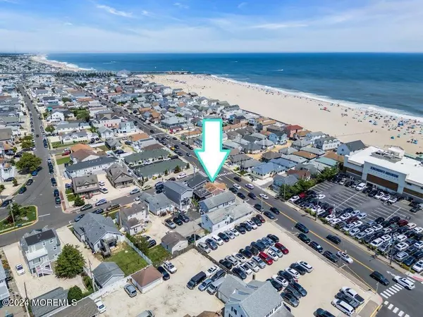 Point Pleasant Beach, NJ 08742,253 Ocean Avenue N #2