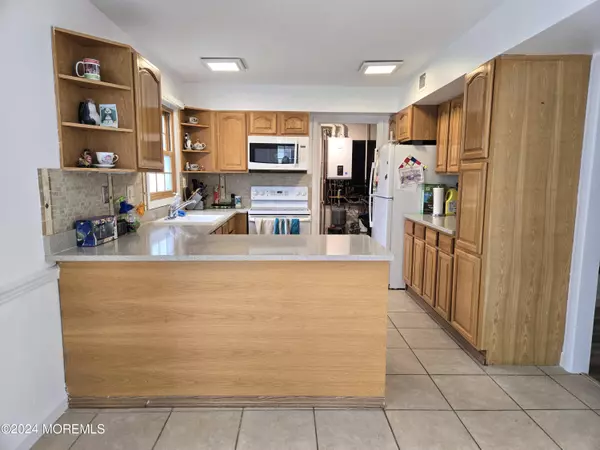 Matawan, NJ 07747,29 Ferland Lane