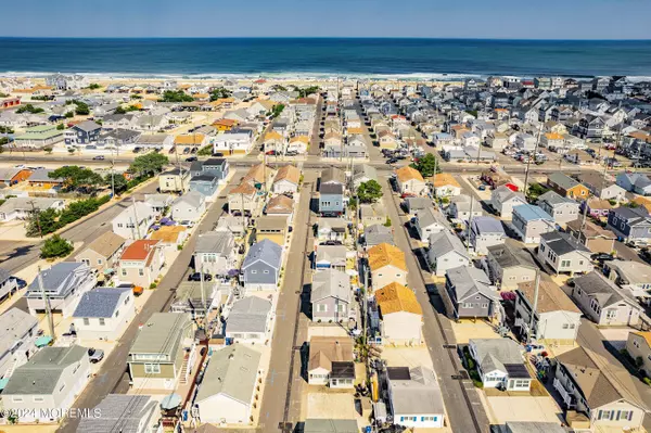 Lavallette, NJ 08735,113 W Dune Way