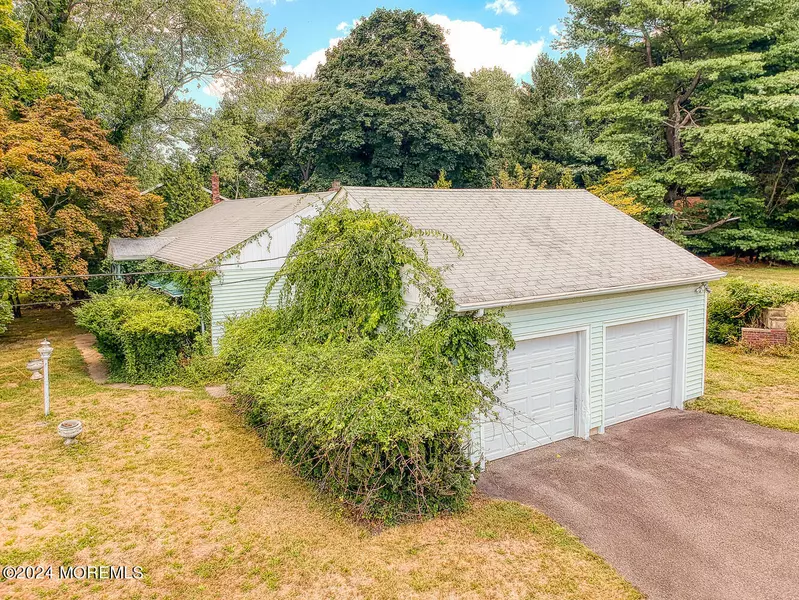 56 Wyckoff Road, Eatontown, NJ 07724