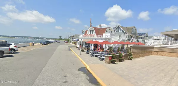 Manasquan, NJ 08736,432 1st Avenue