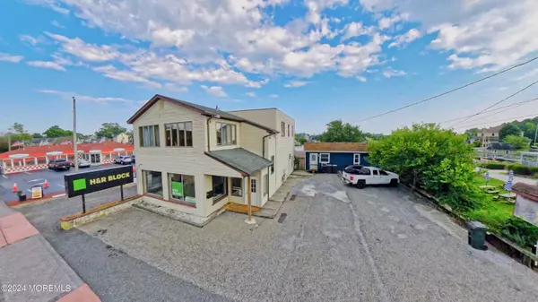 110 W Main Street, Tuckerton, NJ 08087