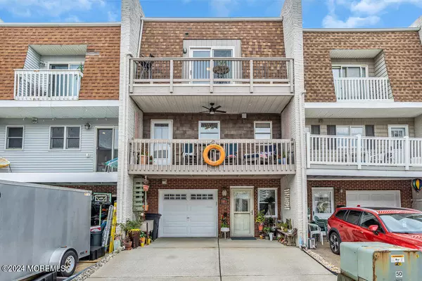 Sea Bright, NJ 07760,17 Sandpiper Lane