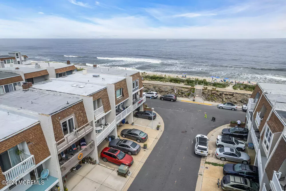 Sea Bright, NJ 07760,17 Sandpiper Lane