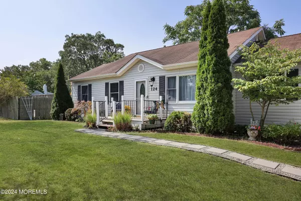 Brick, NJ 08723,124 Oakwood Drive