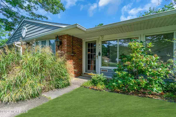 Lakewood, NJ 08701,413 Chatham Court