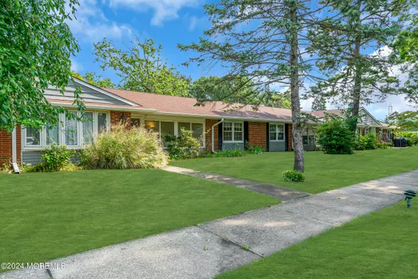 Lakewood, NJ 08701,413 Chatham Court