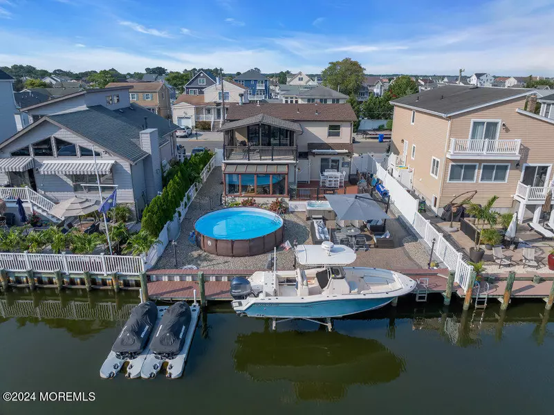 20 Drake Way, Toms River, NJ 08753