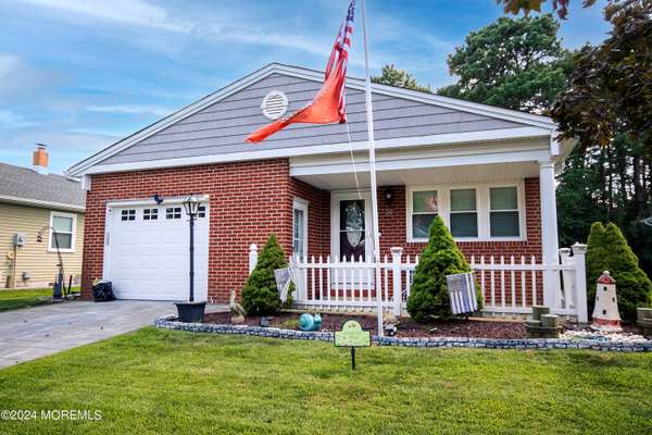 26 Pine Valley Drive, Toms River, NJ 08757