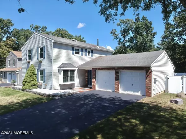 3 Pioneer Drive, Howell, NJ 07731