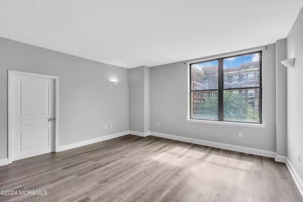 Union City, NJ 07087,4315 Park Avenue #2B