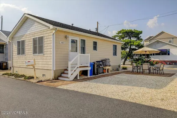 Lavallette, NJ 08735,112 W Cove Way