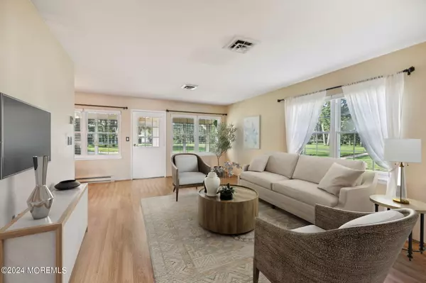 Lakewood, NJ 08701,887 Inverness Court