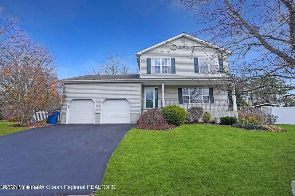 Howell, NJ 07731,8 Lusia Court