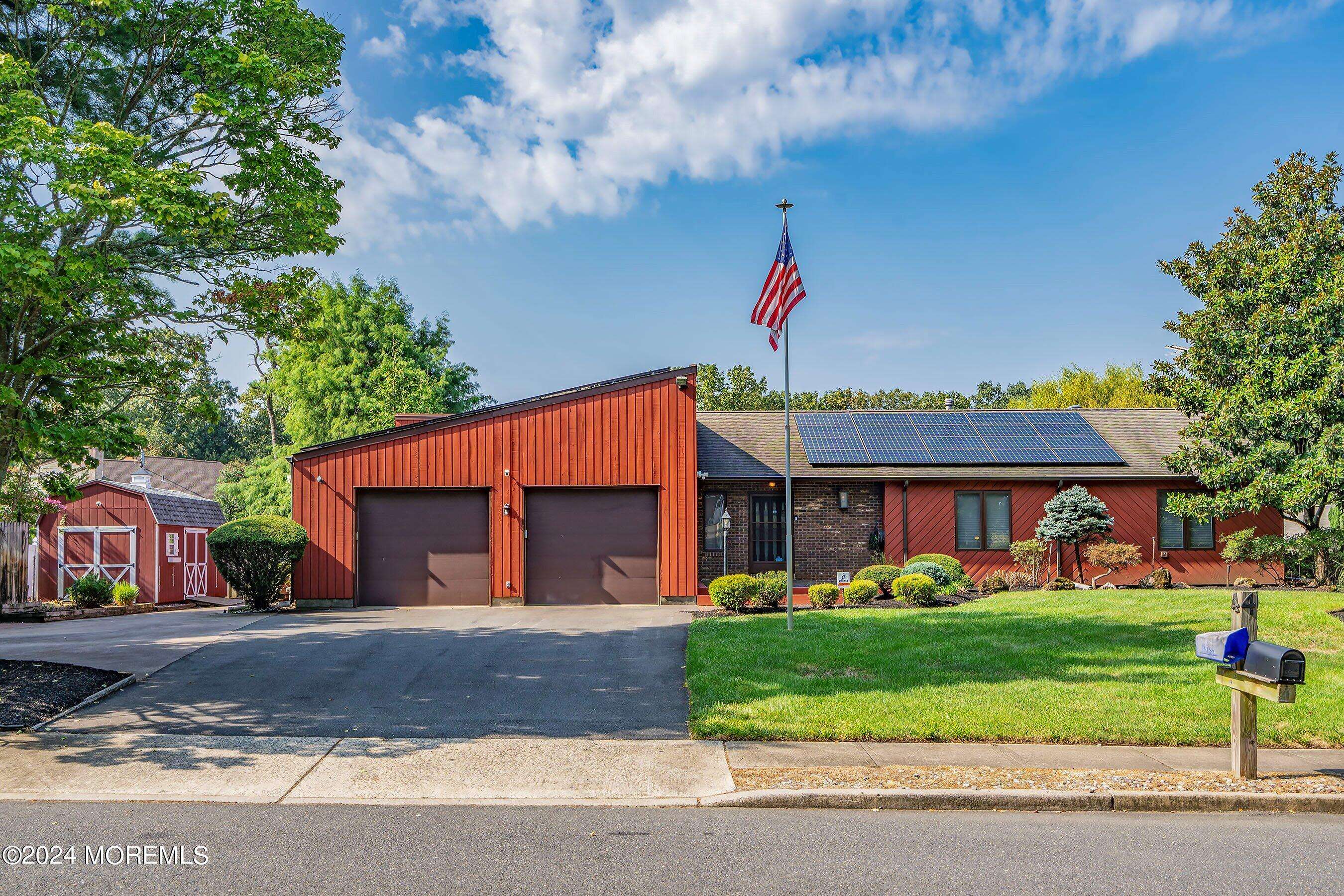 4 Heather Drive, Howell, NJ 07731