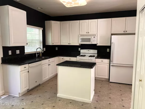 Berkeley, NJ 08721,16 Foxmoor Lane