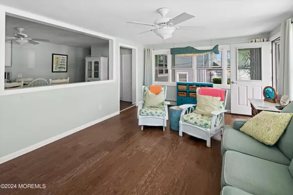 Lavallette, NJ 08735,118 New Brunswick Avenue