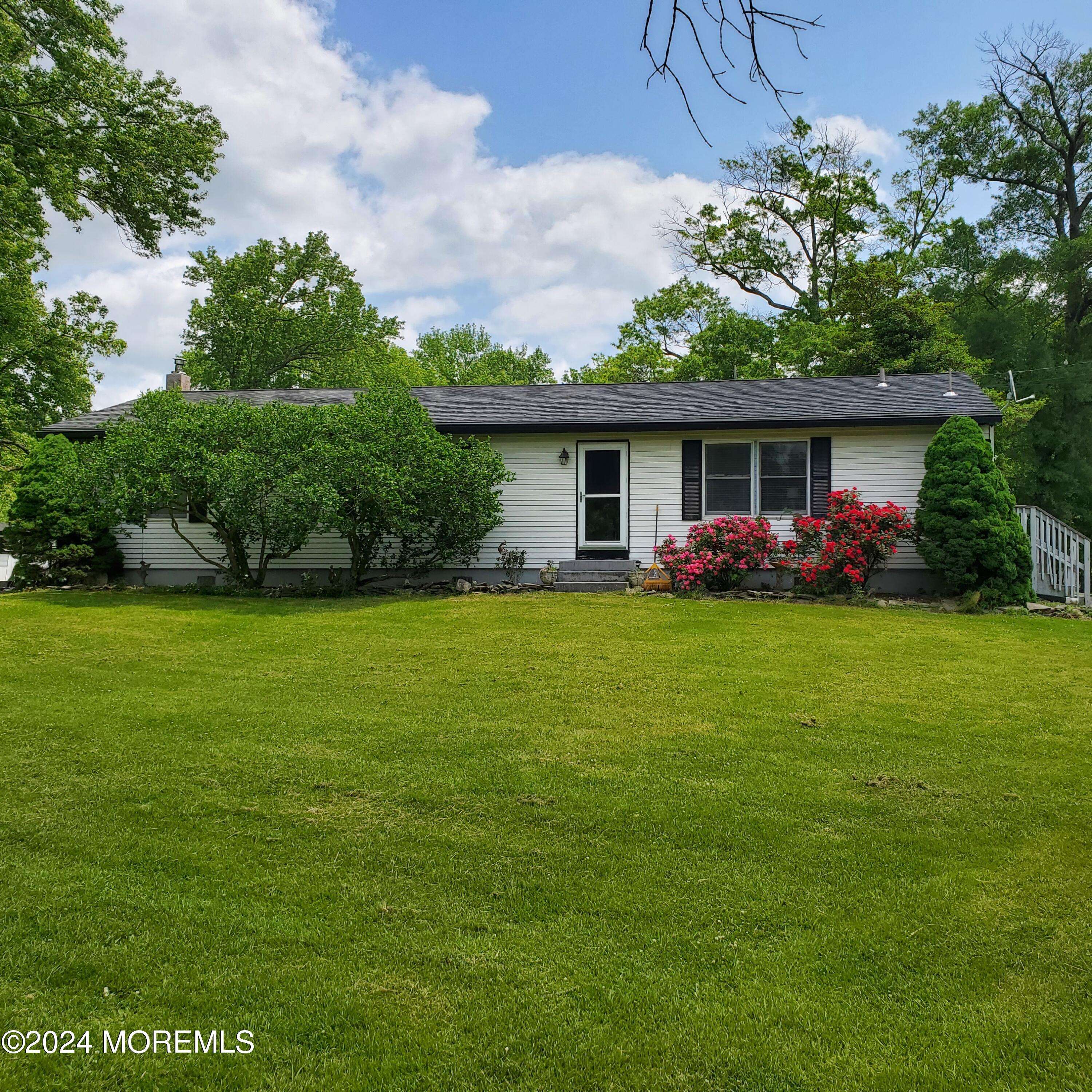 2328 Monmouth Road, Jobstown, NJ 08041