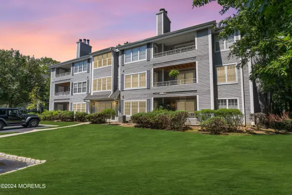 911 Meadow Court #911, Helmetta, NJ 08828