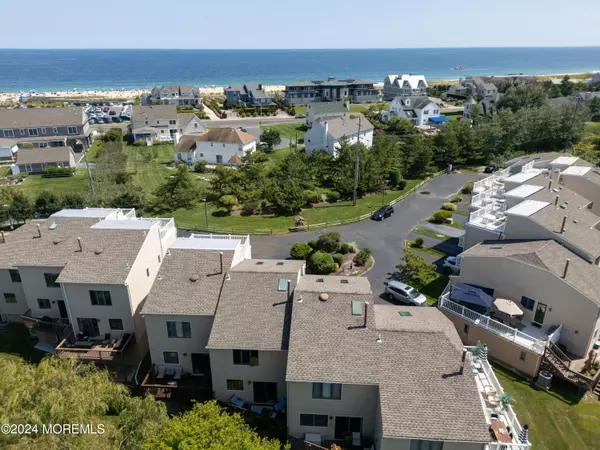 13 Meredith Court, Monmouth Beach, NJ 07750