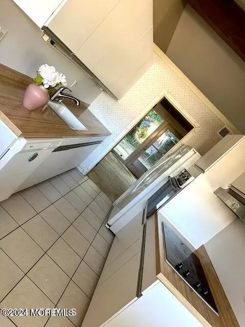 Brielle, NJ 08730,907 Riverview Drive