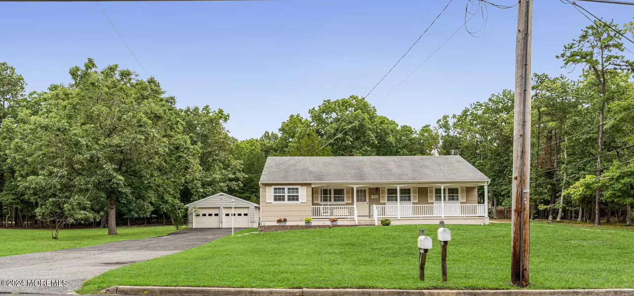 307 Clearstream Road, Jackson, NJ 08527