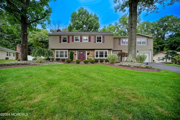 8 Dogwood Circle, Matawan, NJ 07747