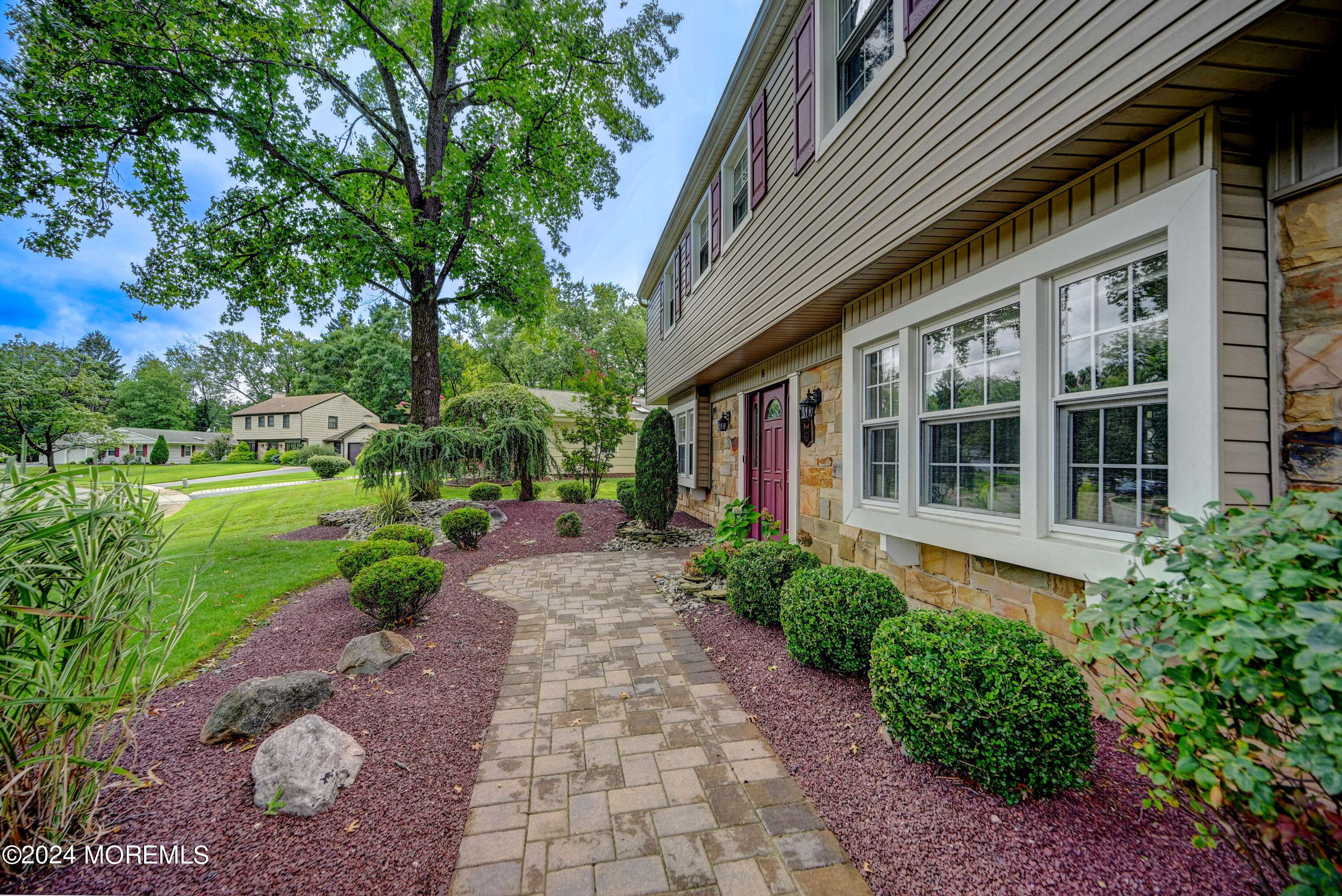 Matawan, NJ 07747,8 Dogwood Circle