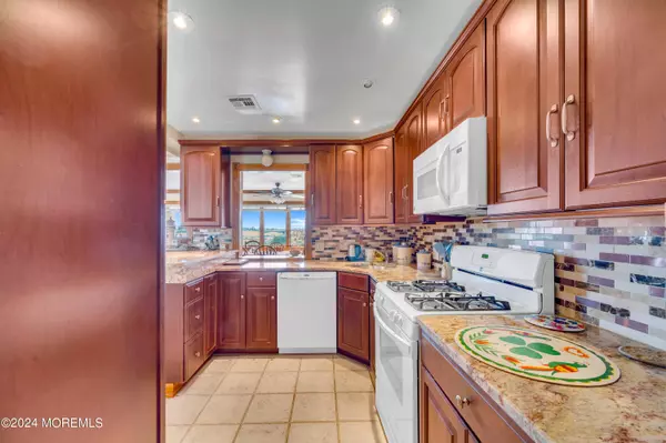 Lavallette, NJ 08735,240 Westmont Avenue