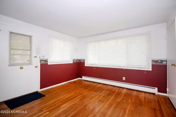 Manchester, NJ 08759,2 Lark Street